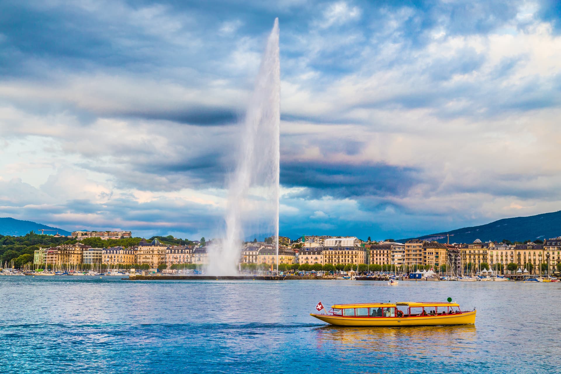 Geneva-Jet-d'Eau-fountain-Switzerland